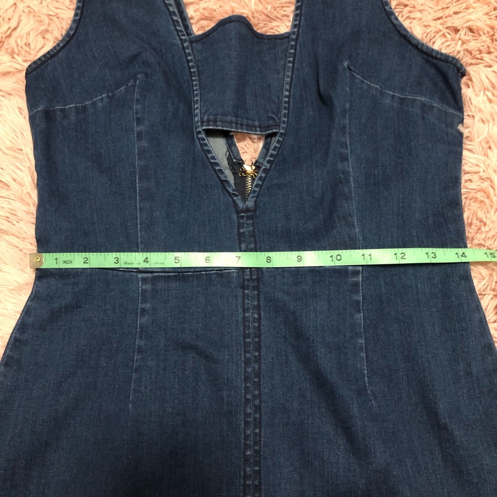 Bebe Dress Denim Sleeveless Mini Size 10 Blue Cutout V-Back - Picture 8 of 15